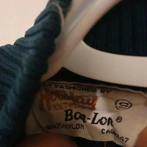 Emerald  green 3/4 length sleeves sweater - Picture 6 of 8